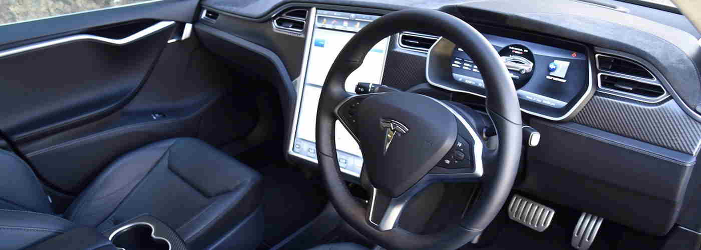 BlogHeaderJPG_0005_Tesla-Model-S-P85D-interior